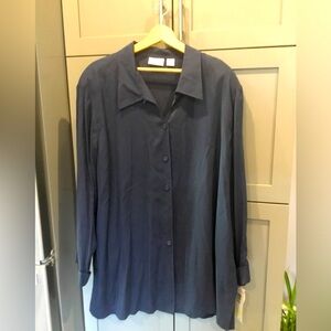 Elisabeth by Liz Claiborne, size 22 silk top in navy blue.